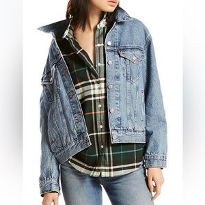 🌵 NWT LEVIS ex boyfriend denim trucker jacket 🌵
